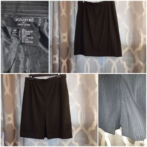SOLD! Signature by Larry Levine Skirt Sz 12P